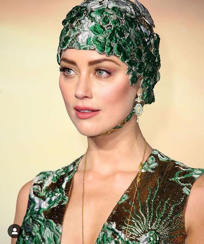 Bức ảnh gây phẫn nộ của Amber Heard.