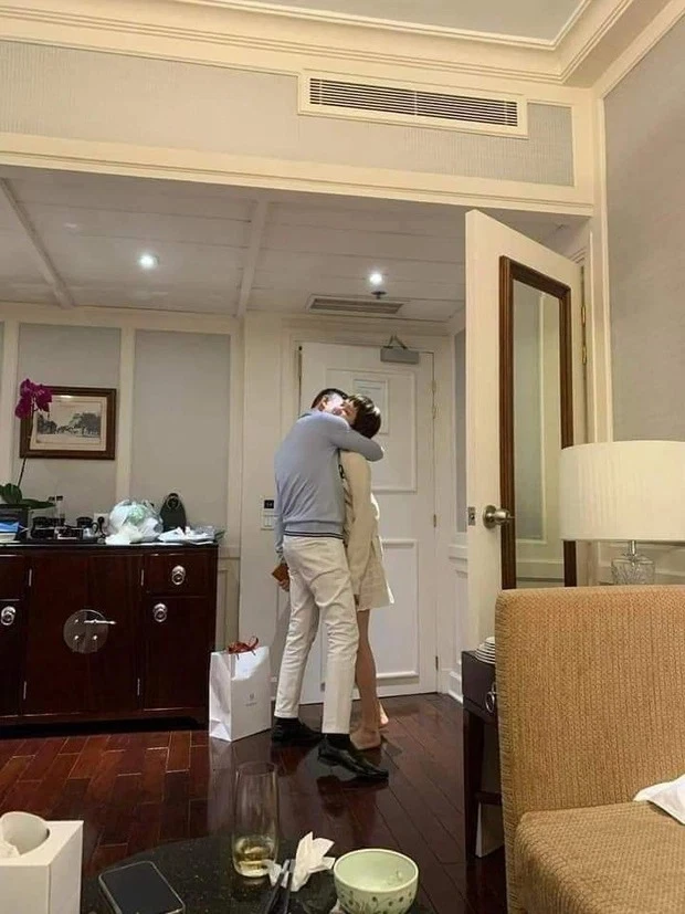 "Nhanh như chớp" netizen đã tìm ra căn phòng Hiền Hồ và anh họ "nương tựa lẫn nhau"