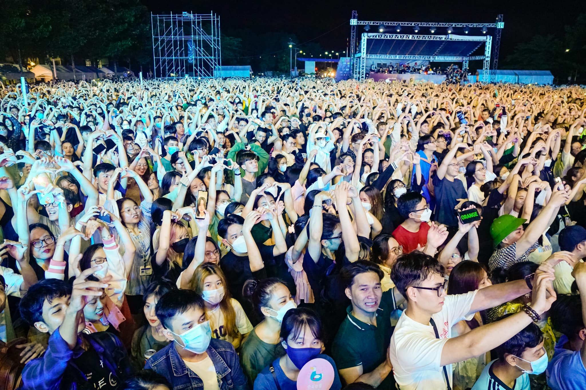 Bật mí ekip “đứng sau” đêm nhạc MTV School Fest bùng nổ cùng 40.000 sinh viên tại Ký túc xá Đại học Quốc gia TP. Hồ Chí Minh