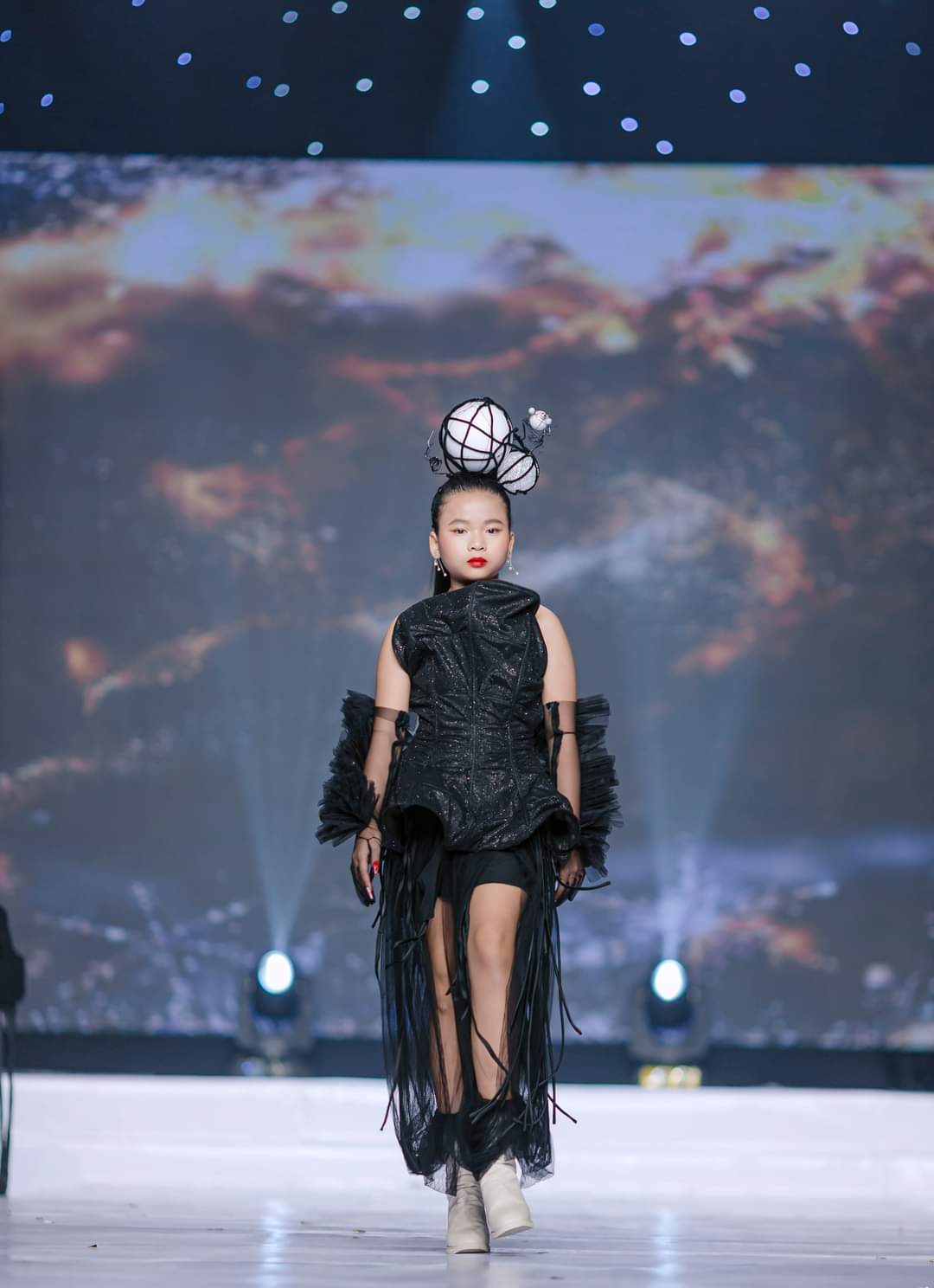 Top 5 miss universe Hương Ly nhận lời mời của Kelbin Phạm tranning cho học viên tại Kelbin Model Kids 